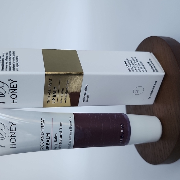 Hey Honey Trick and Treat Lip Balm- Berry Balm with Natural Tint - Picture 3 of 11